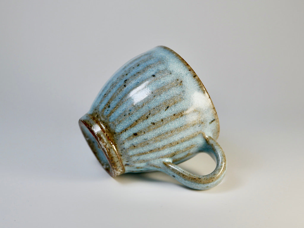 Shinogi strip mug with straw ash glaze
