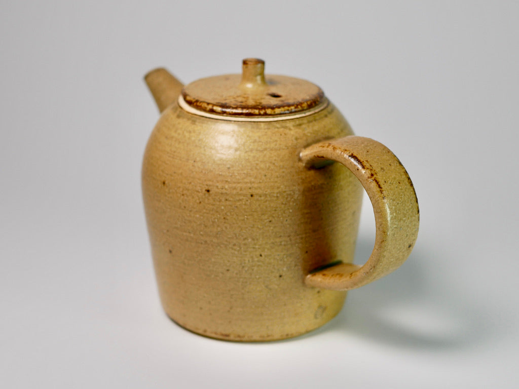 Yellow Seto round-shoulder teapot