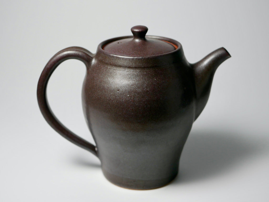 Black matte teapot (medium)