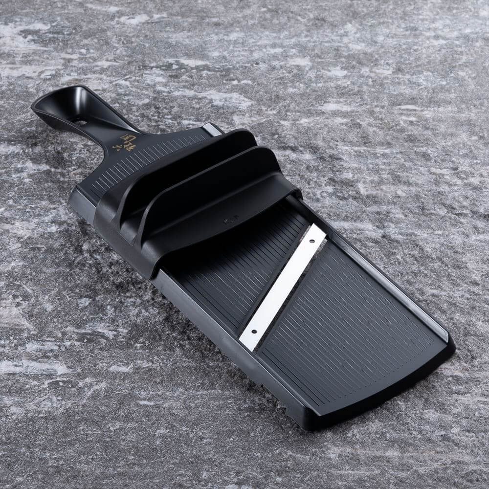 Double Blades Compact Slicer With Finger Guard, Seki Magoroku