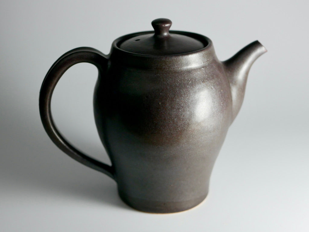 Black matte teapot (medium)