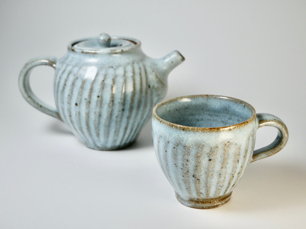 Shinogi strip mug with straw ash glaze